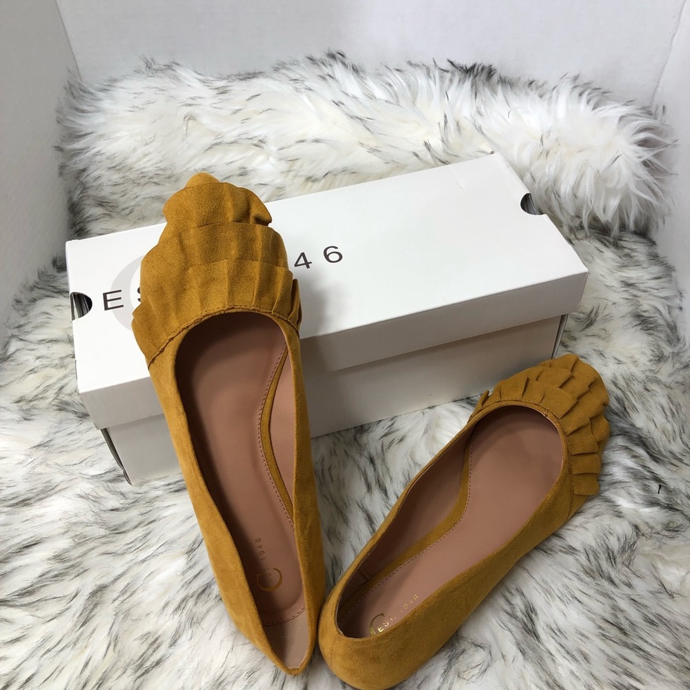 Women shoes flat size 9 EST 1946 color mustard